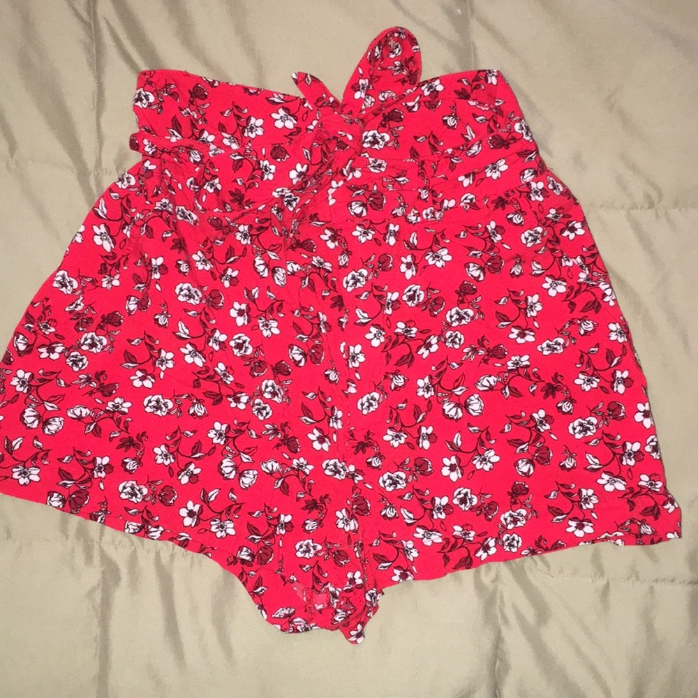 Printed linen shorts